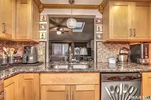 316 Goldenrod Ave, Bridgeport, CT 06606 - Photo 17