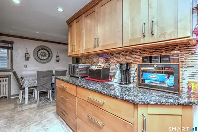 316 Goldenrod Avenue, Bridgeport, CT 06606 - Photo 17