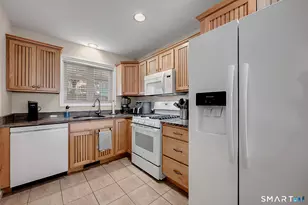 330 Crystal Ave, New London, CT 06320 - Photo 9