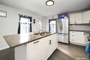 17 Windsor St, Enfield, CT 06082 - Photo 3