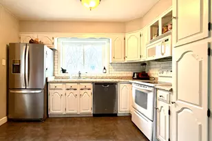 219 Roseville Terrace, Fairfield, CT 06824 - Photo 5