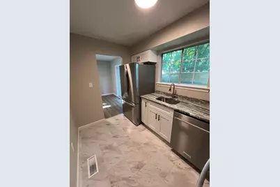 111 Sunset Avenue #111, 113, 115, Meriden, CT 06450 - Photo 5