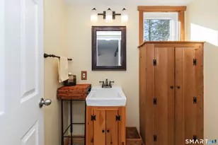 24 Woods Way, Woodbury, CT 06798 - Photo 9