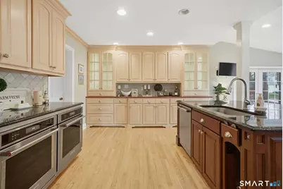 47 Hillsboro Drive, West Hartford, CT 06107 - Photo 17