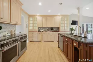 47 Hillsboro Dr, West Hartford, CT 06107 - Photo 17