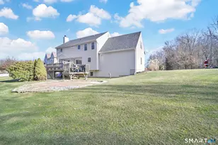 27 Merriman Ln, Wallingford, CT 06492 - Photo 5