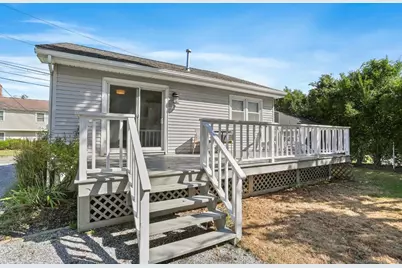 318 Pine Creek Avenue, Fairfield, CT 06824 - Photo 13