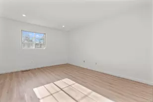 65 Patricia Rd, Bridgeport, CT 06606 - Photo 15