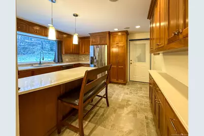 2 Maple Lane, New Fairfield, CT 06812 - Photo 5