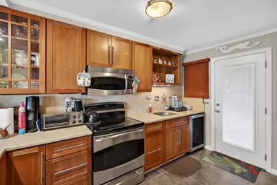 142 West Walk #142, West Haven, CT 06516 - Photo 5