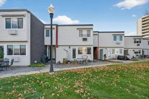 142 W Walk, West Haven, CT 06516 - Photo 1