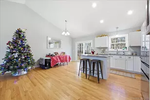 1084 E Lake Rd, Montville, CT 06370 - Photo 9