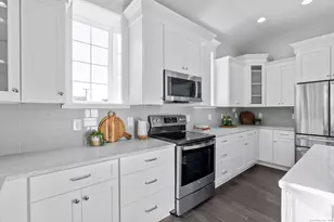 44 Hartford Ave, Old Lyme, CT 06371 - Photo 13