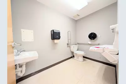 1071 East Main Street, Bridgeport, CT 06608 - Photo 21