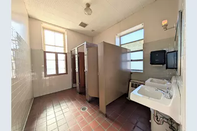 1071 East Main Street, Bridgeport, CT 06608 - Photo 37