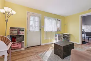 62 Hahn Rd, Guilford, CT 06437 - Photo 3