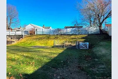 186 Chestnut Hill Avenue, Waterbury, CT 06704 - Photo 23