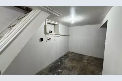 191 Deforest Avenue, Bridgeport, CT 06607 - Photo 15