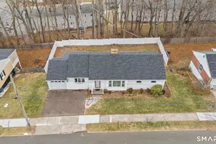 14 Roger White Dr, New Haven, CT 06511 - Photo 3