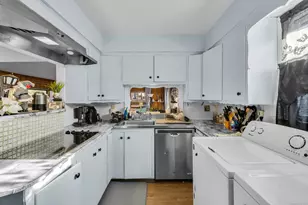 40 Leaf Ave, Waterbury, CT 06705 - Photo 9