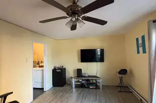 6 Irving Pl, Danbury, CT 06810 - Photo 21