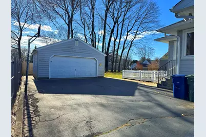 121 Richfield Road, Bridgeport, CT 06606 - Photo 3