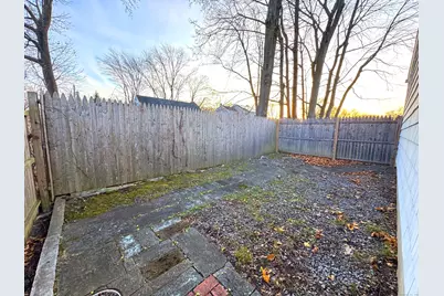 121 Richfield Road, Bridgeport, CT 06606 - Photo 11