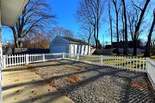 121 Richfield Rd, Bridgeport, CT 06606 - Photo 9