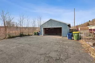 31 Sheffield St, Waterbury, CT 06704 - Photo 5