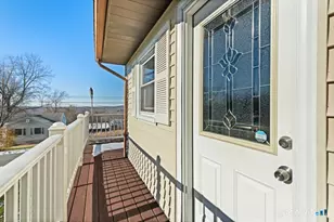 24 Lloyd Ave, New Fairfield, CT 06812 - Photo 9