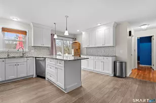 91 Benz St, Ansonia, CT 06401 - Photo 5