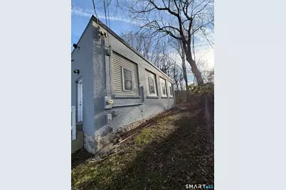 77 Hamilton Avenue, Norwich, CT 06360 - Photo 3