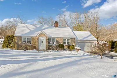 27 Glendale Circle, Stamford, CT 06906 - Photo 3