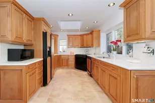 5 Over Rock Ln, Westport, CT 06880 - Photo 11