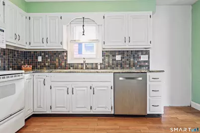 41 Quinn Street, Naugatuck, CT 06770 - Photo 11