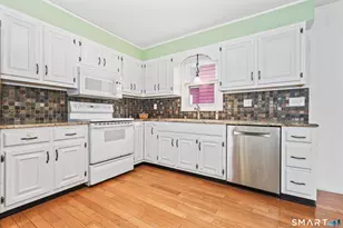 41 Quinn St, Naugatuck, CT 06770 - Photo 9