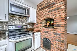 25 Shelter Rock Rd, Trumbull, CT 06611 - Photo 9