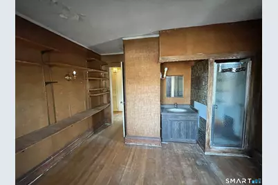 366 Brooklawn Avenue, Bridgeport, CT 06604 - Photo 17