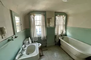 366 Brooklawn Ave, Bridgeport, CT 06604 - Photo 19