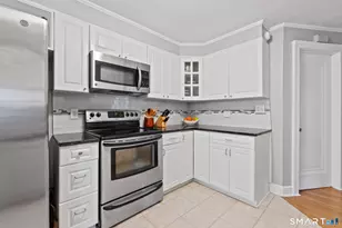 36 Meadowbrook Rd, West Hartford, CT 06107 - Photo 9