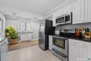 36 Meadowbrook Rd, West Hartford, CT 06107 - Photo 11