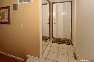 49 Cliffside Dr, Manchester, CT 06042 - Photo 5