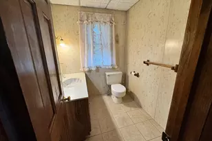 73 Lockhart Ave, Waterbury, CT 06705 - Photo 11