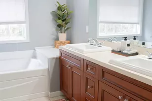 94 Goodwin Cir, Hartford, CT 06105 - Photo 11