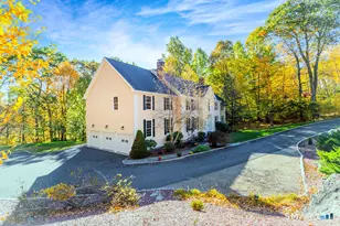 40 Magellan Ln, Easton, CT 06612 - Photo 3