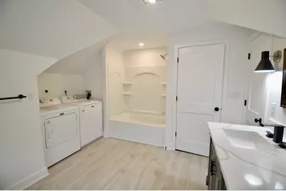 21 Nichols Street, Ansonia, CT 06401 - Photo 17