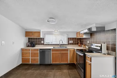 95 Main Street, East Haven, CT 06512 - Photo 31