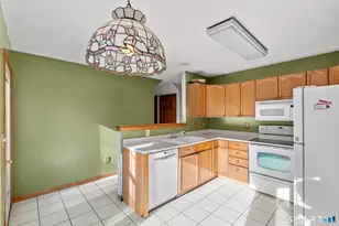 16 Foxglove Ln, South Windsor, CT 06074 - Photo 7