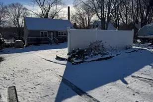 11 Blumenthal Dr, Montville, CT 06382 - Photo 3