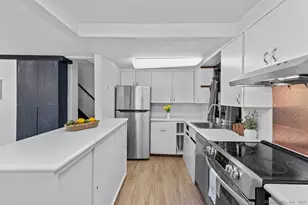 1166 Old Racebrook Rd, Woodbridge, CT 06525 - Photo 7